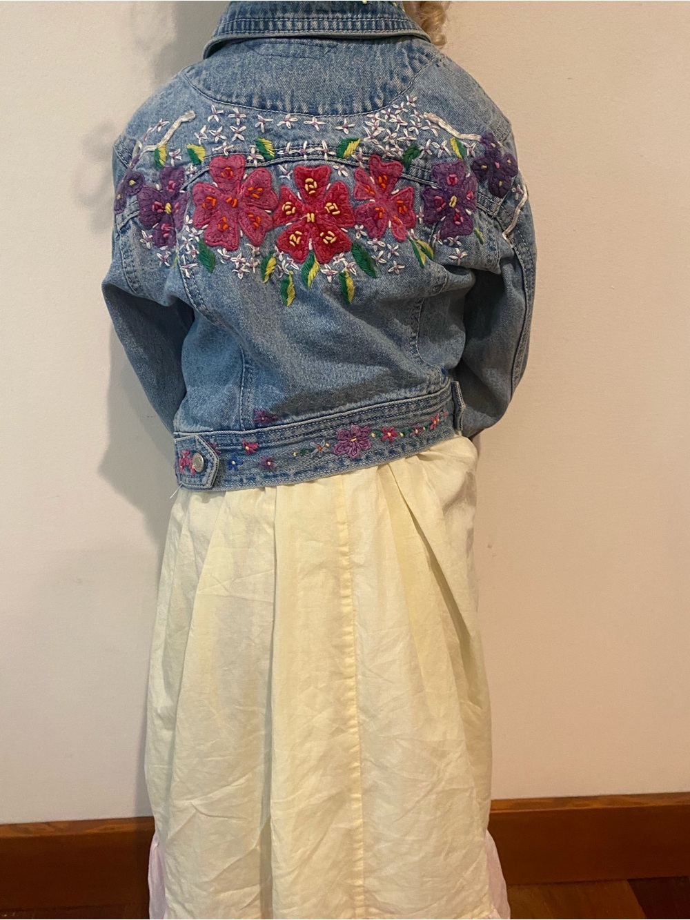 Vintage Gap embroidered denim jean jacket